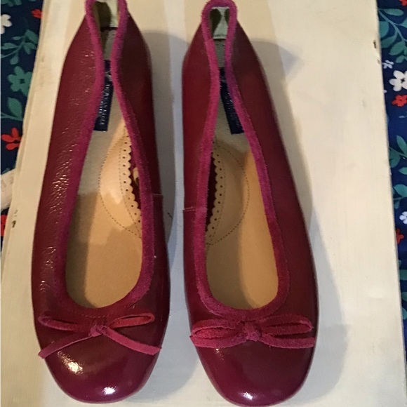 Woman’s size 6 American Eagle outfitters red slip on shoes - Picture 2 of 4